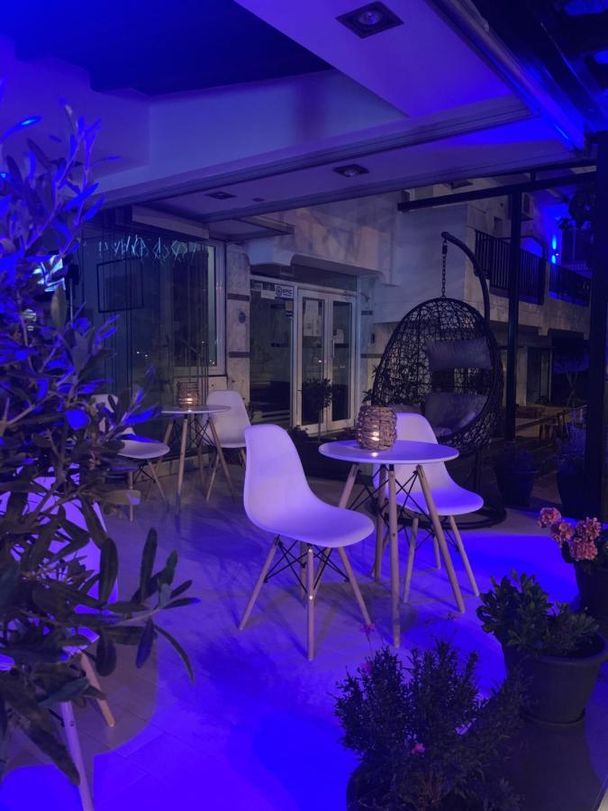 尼欧波洛伊 Platon酒店 外观 照片