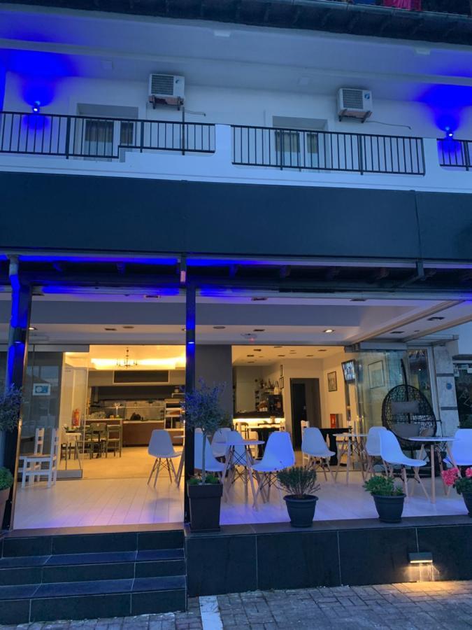 尼欧波洛伊 Platon酒店 外观 照片