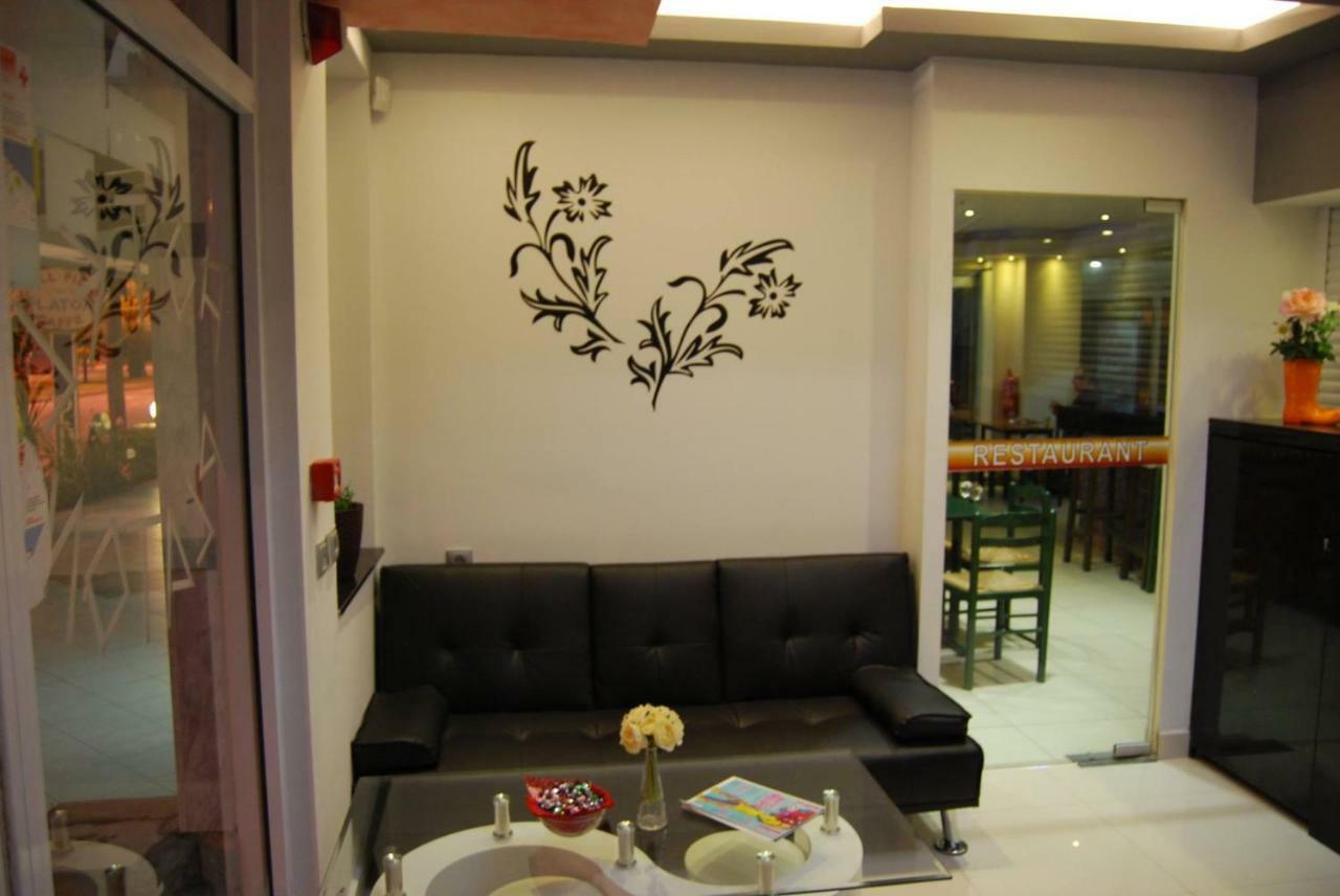 尼欧波洛伊 Platon酒店 外观 照片